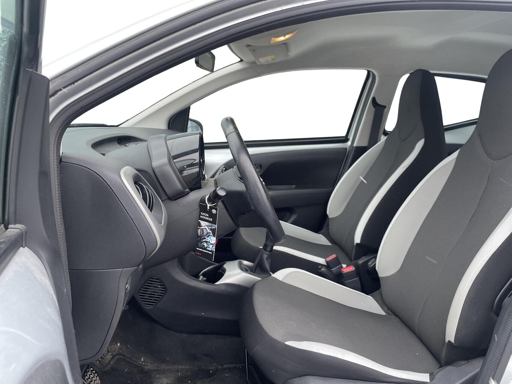 Toyota Aygo 1,0 VVT-I X-Play + X-Touch 69HK 5d