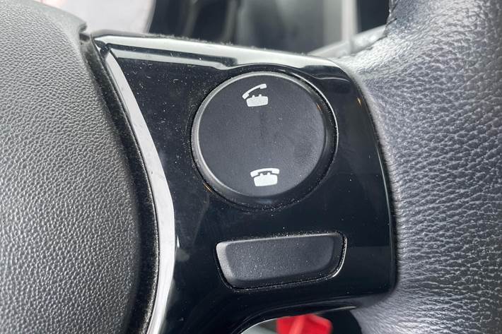 Sølv Toyota Aygo fra 2016