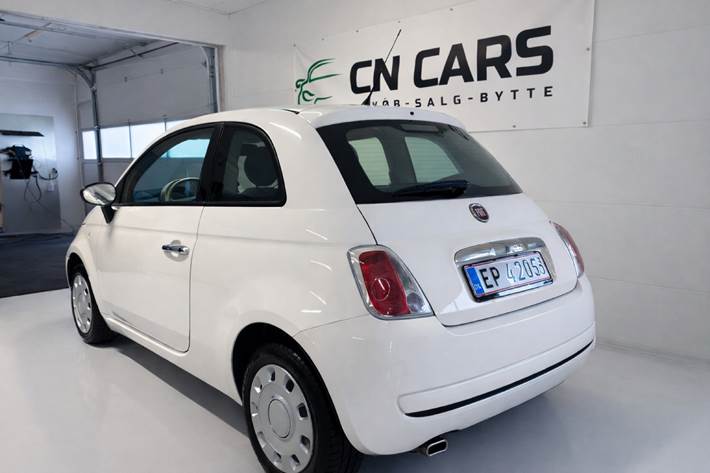 Hvid Fiat 500 fra 2008