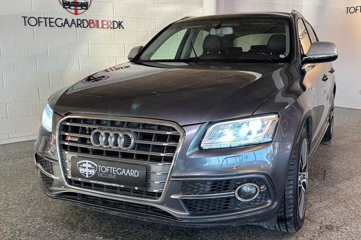 Grå Audi SQ5 fra 2016