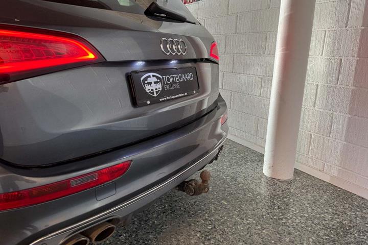 Grå Audi SQ5 fra 2016