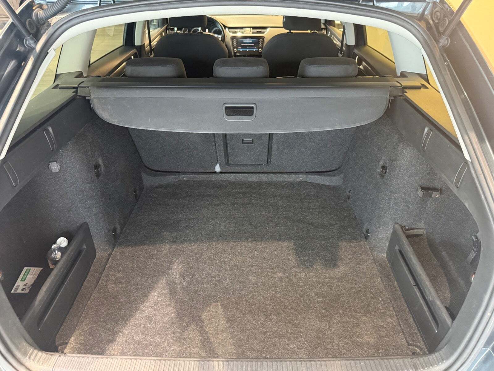 Grå Skoda Octavia fra 2020