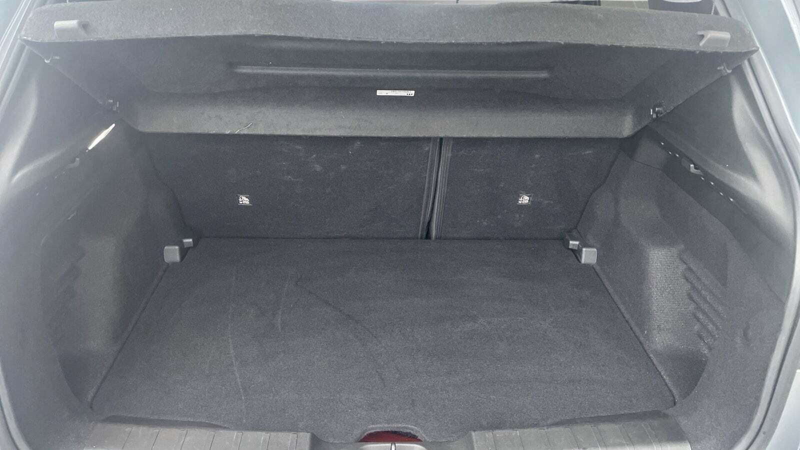 Grå Jeep Avenger fra 2025