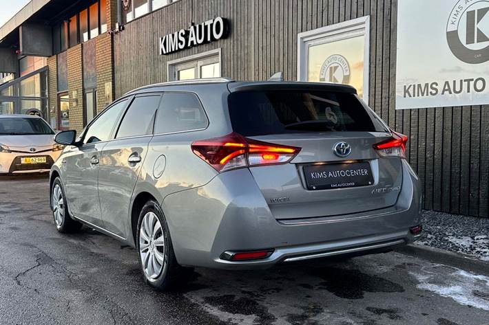 undefined Toyota Auris fra 2016