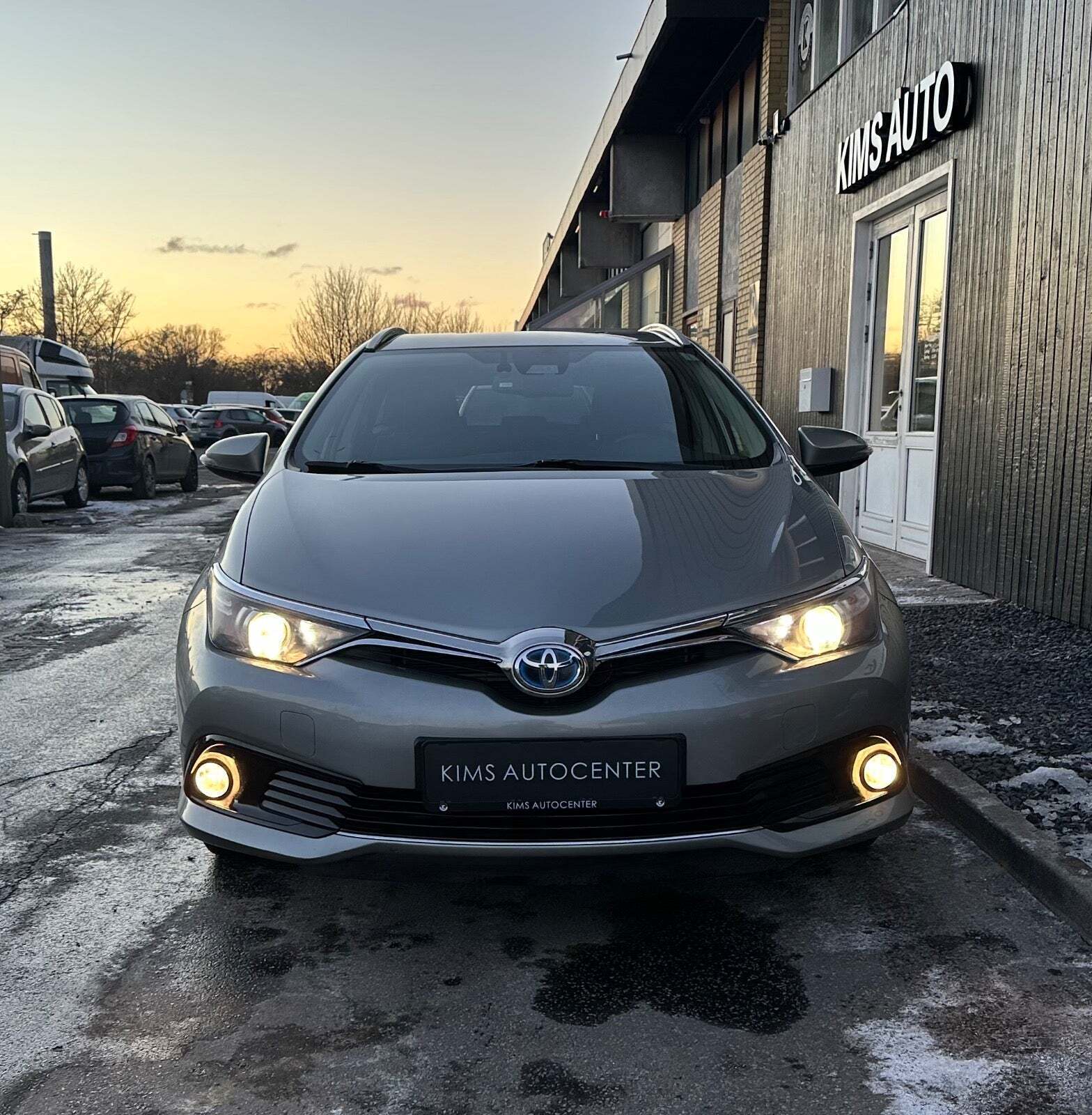 undefined Toyota Auris fra 2016