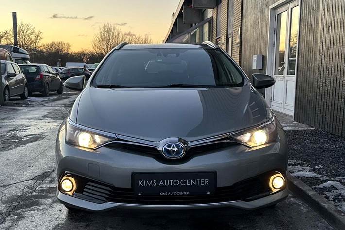 undefined Toyota Auris fra 2016