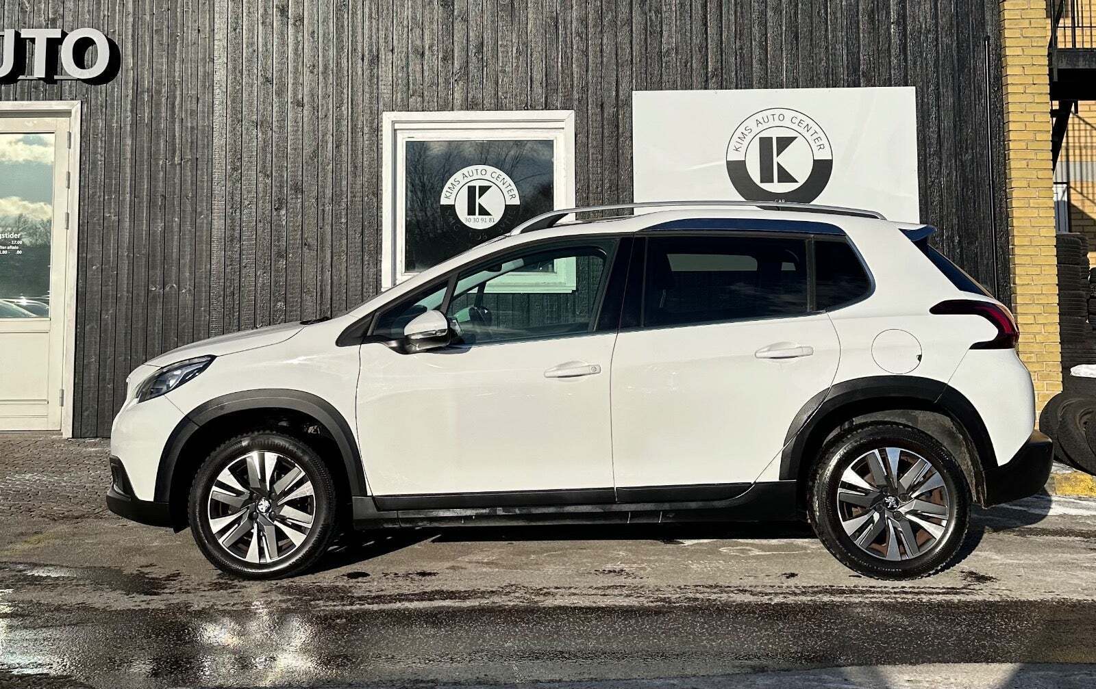 Peugeot 2008 1,2 PureTech 82 Selection Sky