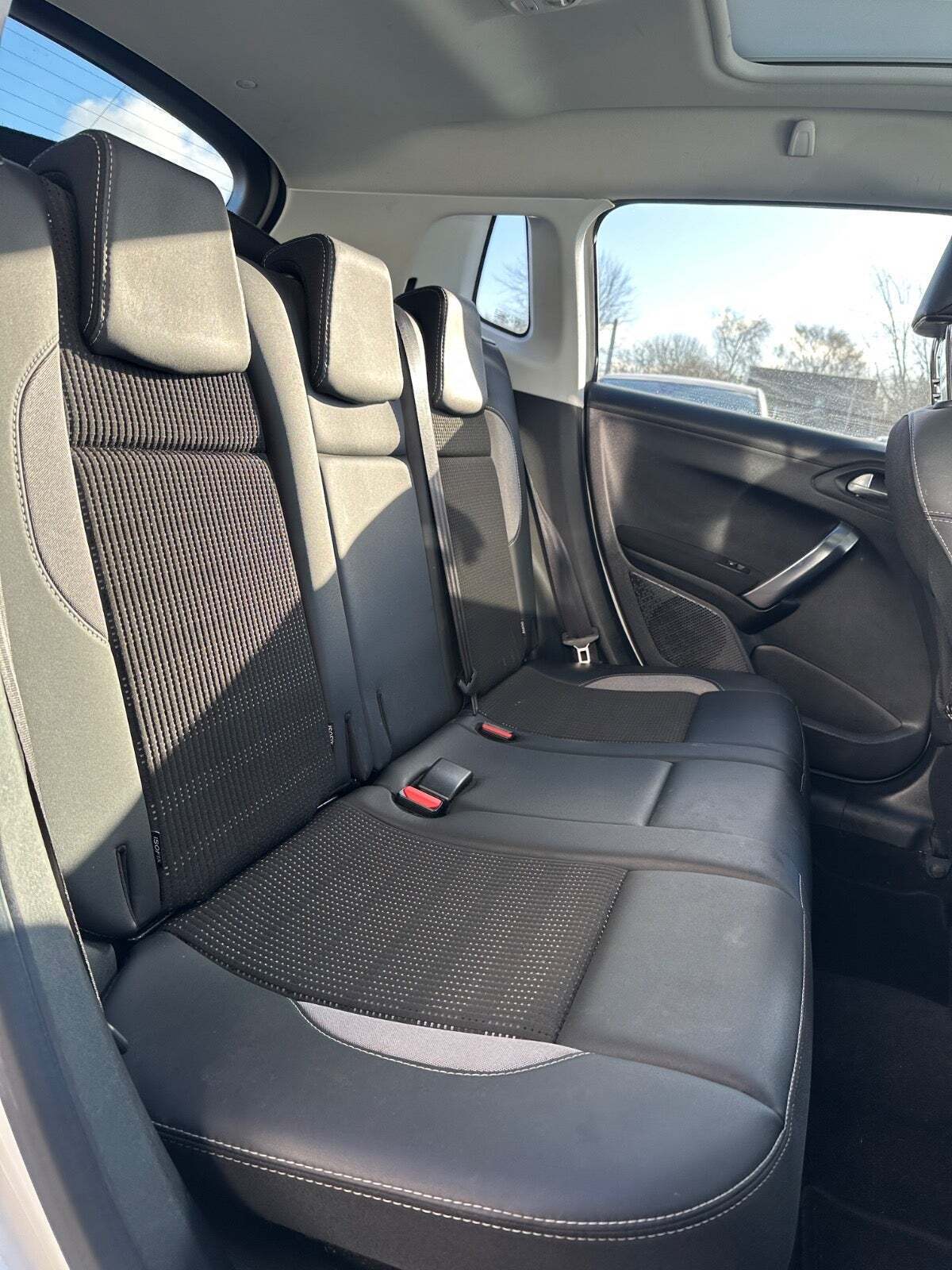 Peugeot 2008 1,2 PureTech 82 Selection Sky