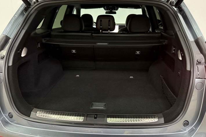 Grå Xpeng G9 fra 2024