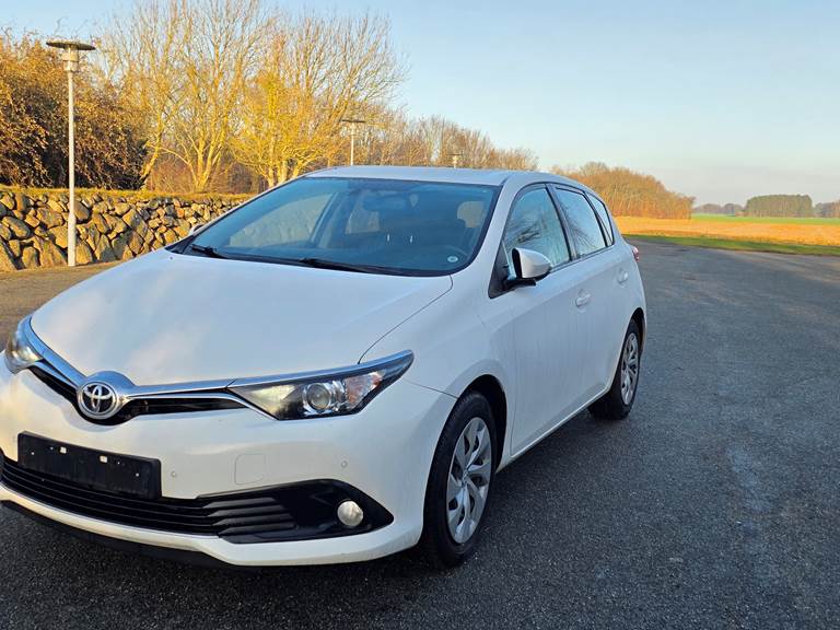 Toyota Auris 1,2 T Hatchback