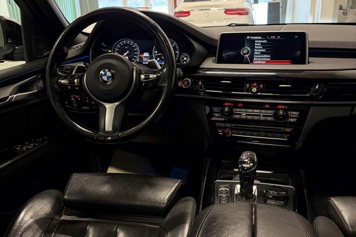 Sort BMW X5 fra 2016