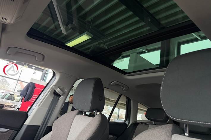 Grå Skoda Enyaq fra 2023