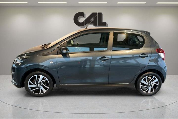 Grå Peugeot 108 fra 2020