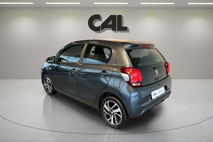 Grå Peugeot 108 fra 2020