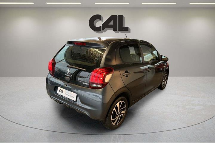 Grå Peugeot 108 fra 2020