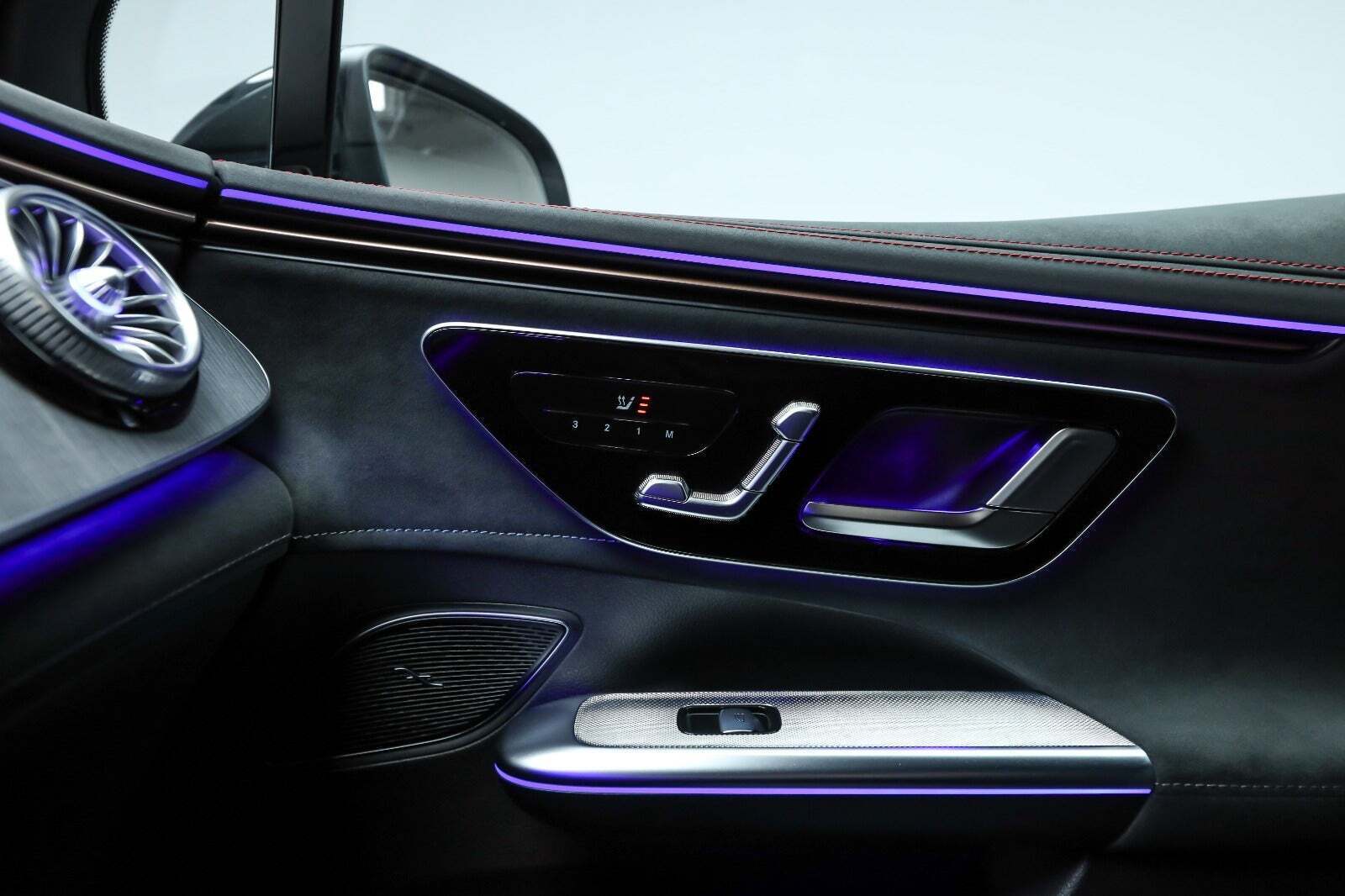 Grøn Mercedes EQE350 SUV fra 2024