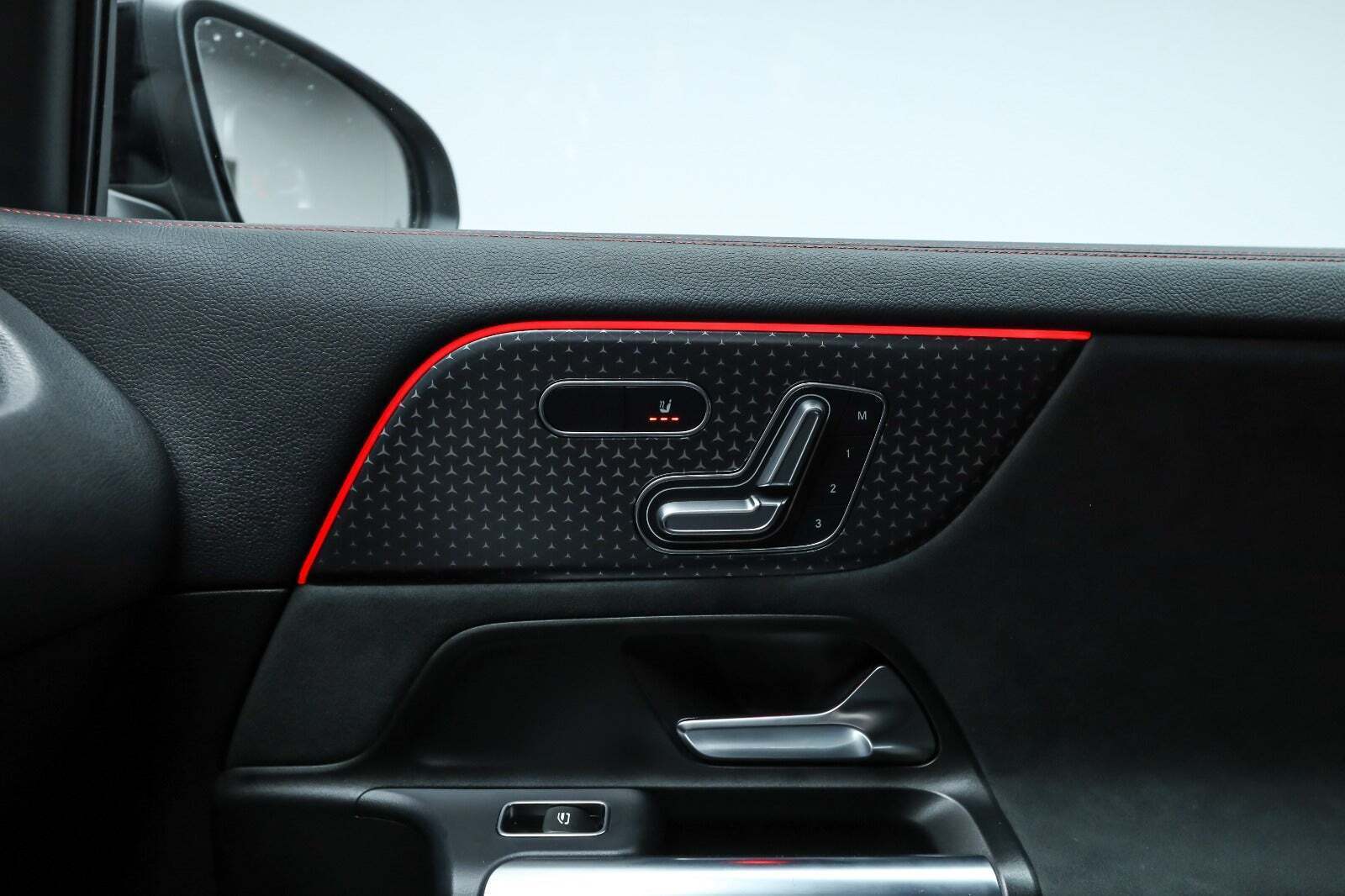 Sort Mercedes EQA250+ fra 2025