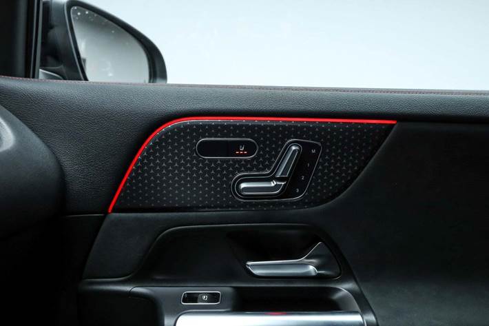 Sort Mercedes EQA250+ fra 2025