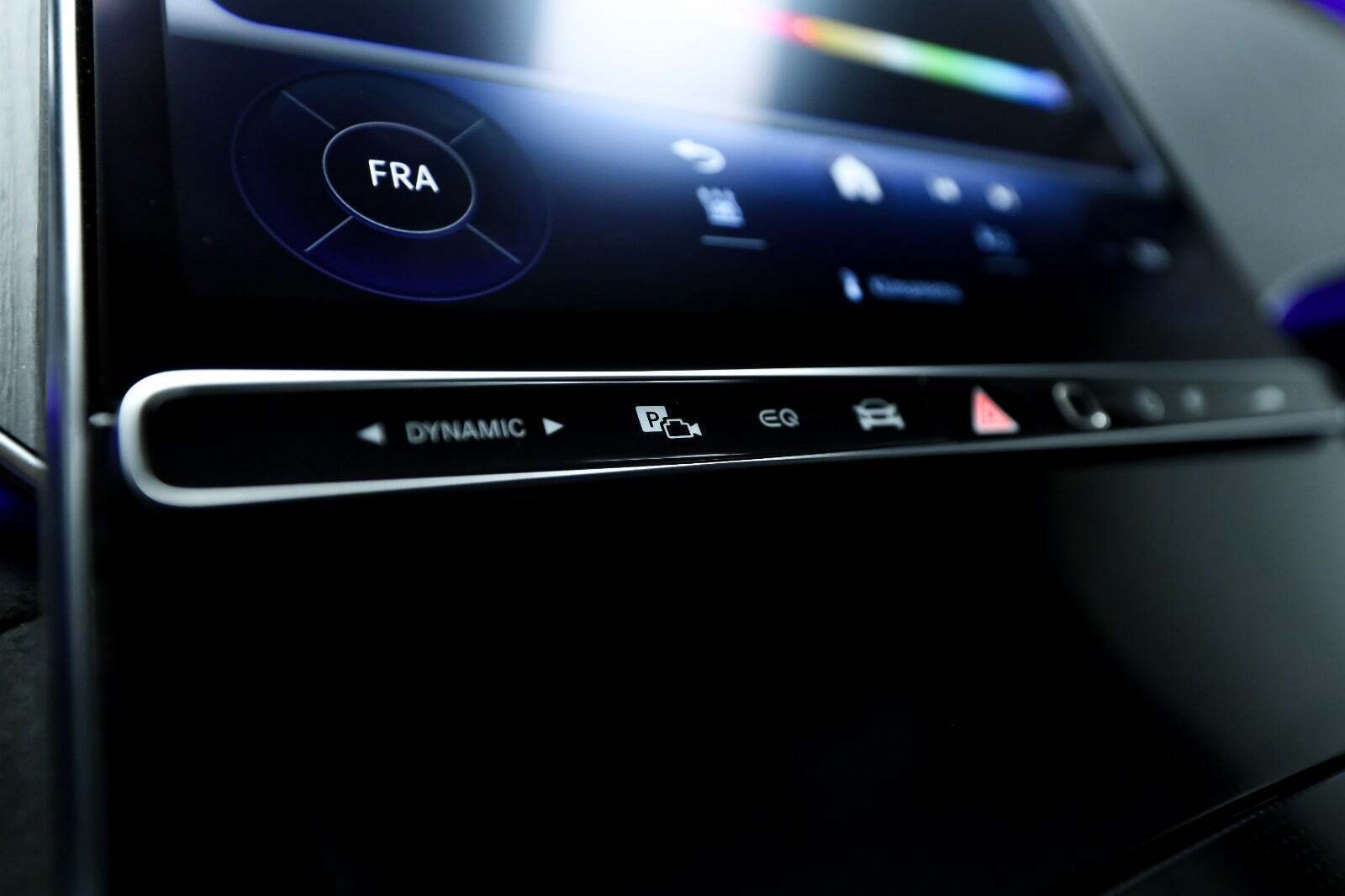 Grøn Mercedes EQE350 SUV fra 2024