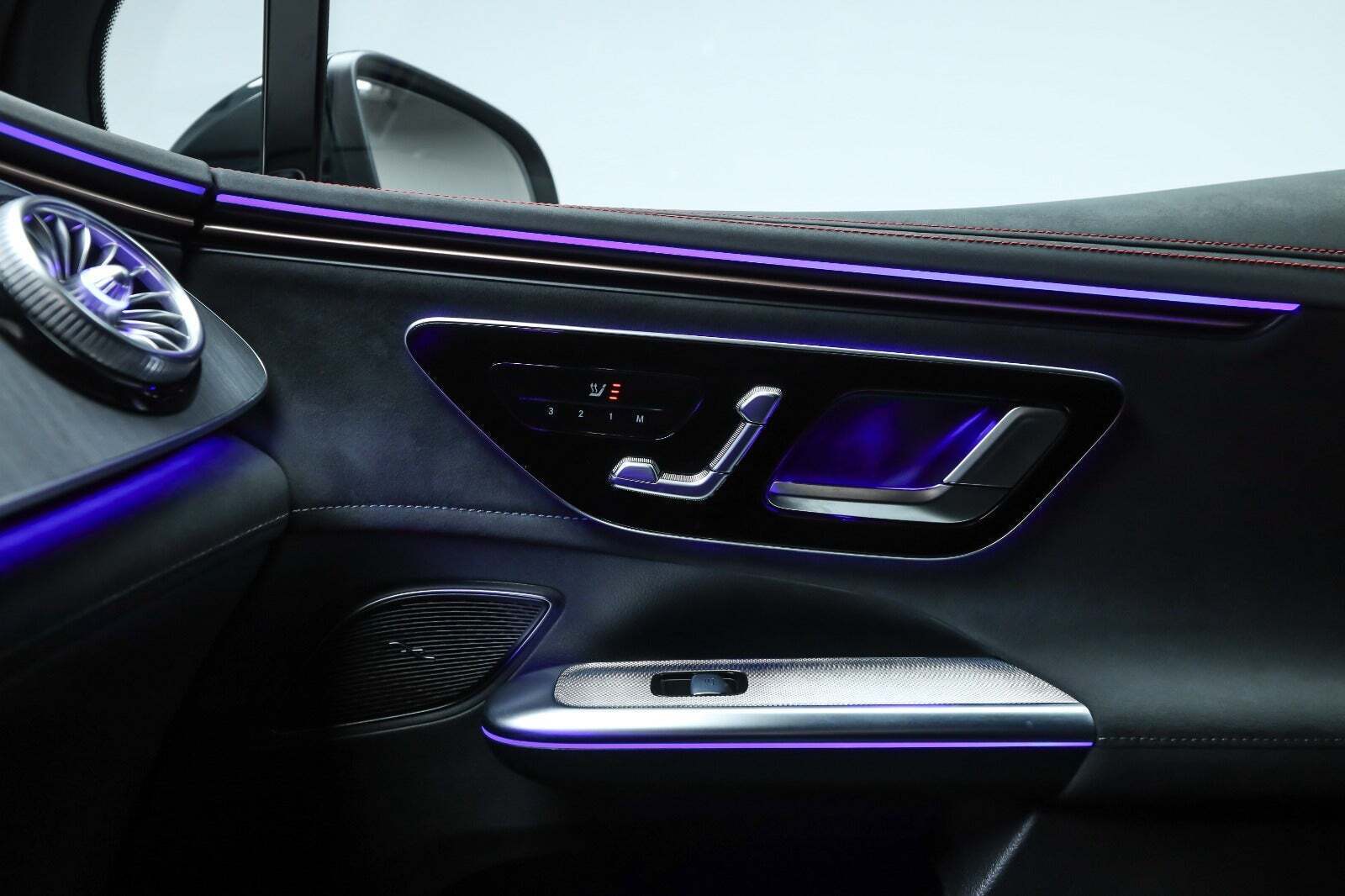 Grøn Mercedes EQE350 SUV fra 2024