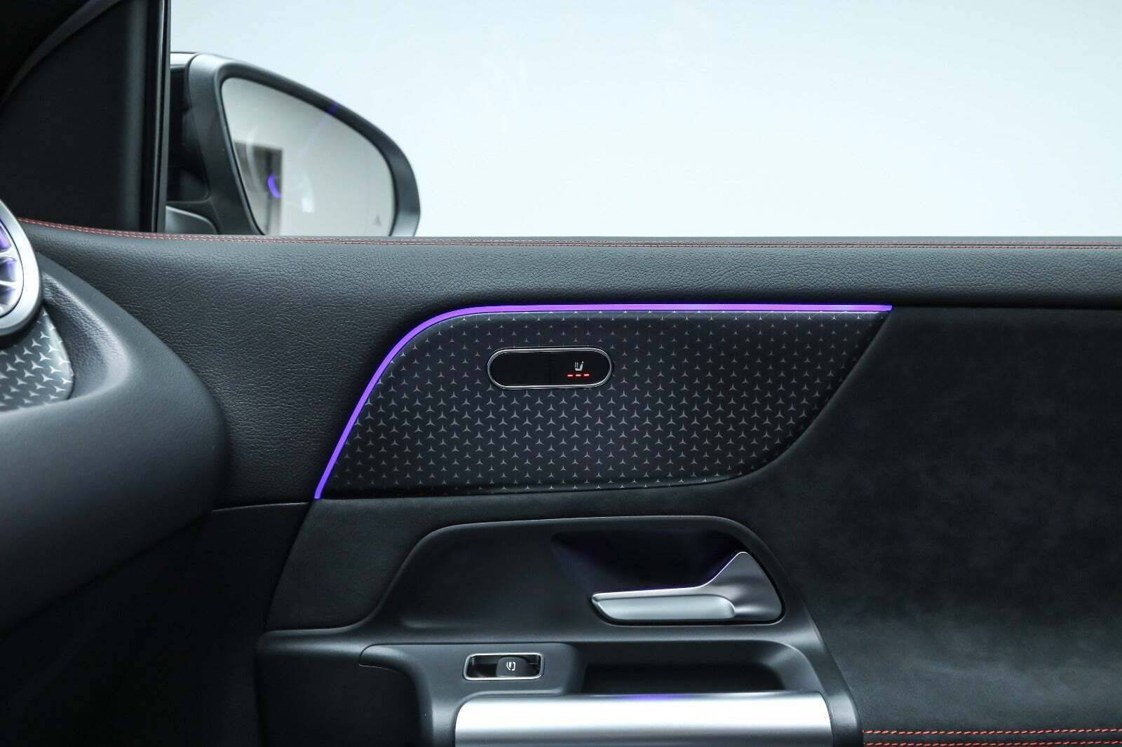 Hvid Mercedes EQA250+ fra 2025