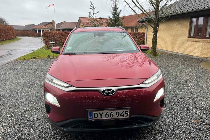 Rød Hyundai Kona fra 2020