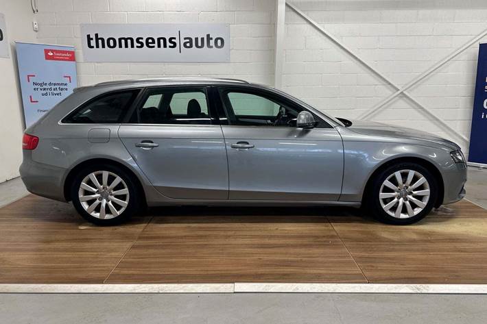 Blå Audi A4 fra 2008