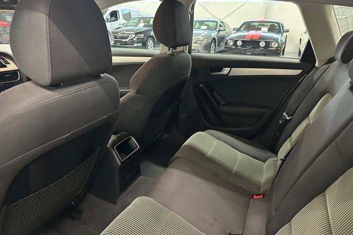 Blå Audi A4 fra 2008