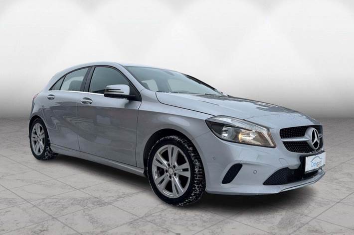 Sølv Mercedes A180 d fra 2017