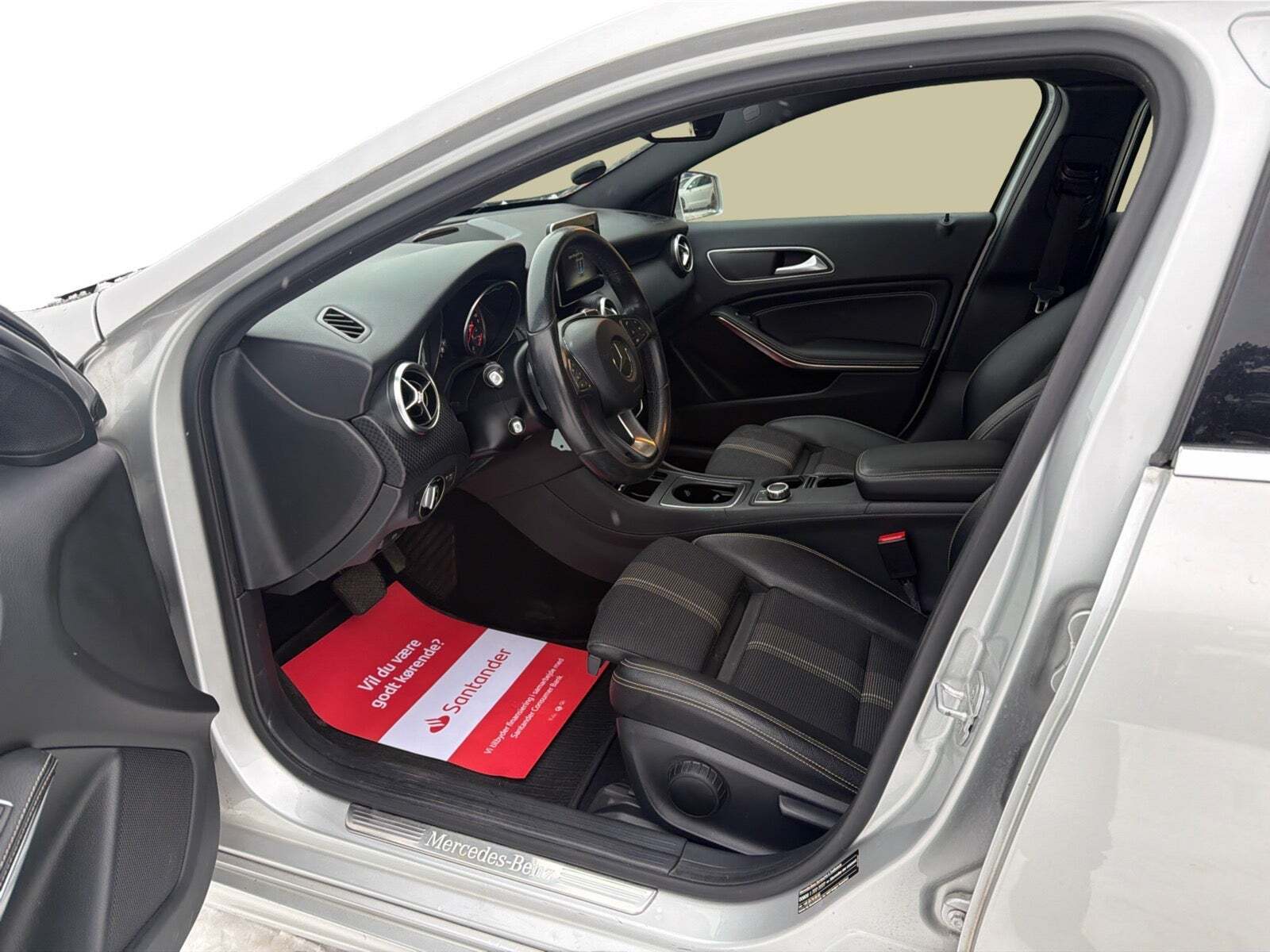 Sølv Mercedes A180 d fra 2017