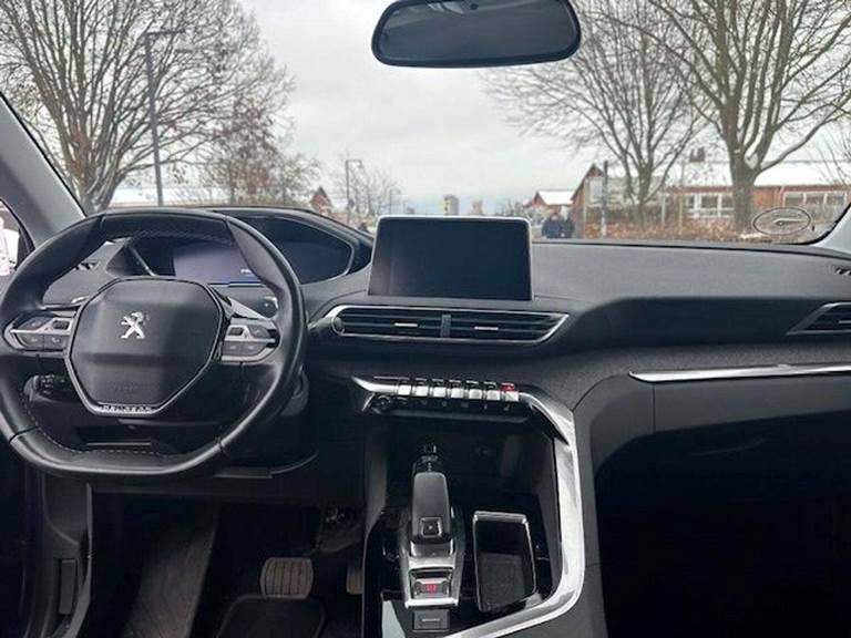 Peugeot 3008 1,2 e-THP 130 Allure EAT6