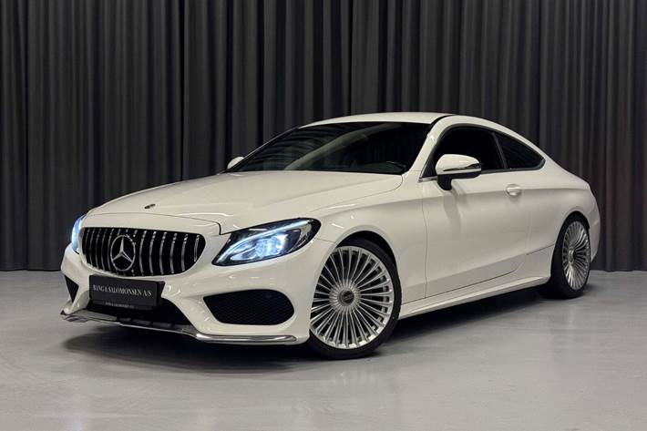 Hvid Mercedes C220 d fra 2016 set udefra