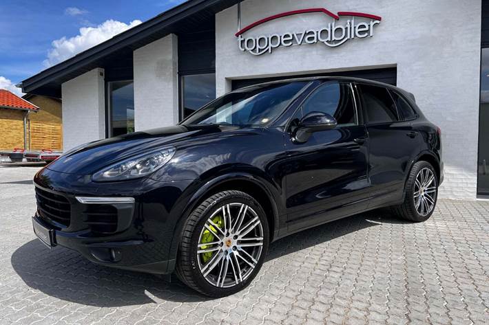 Sort Porsche Cayenne S fra 2017