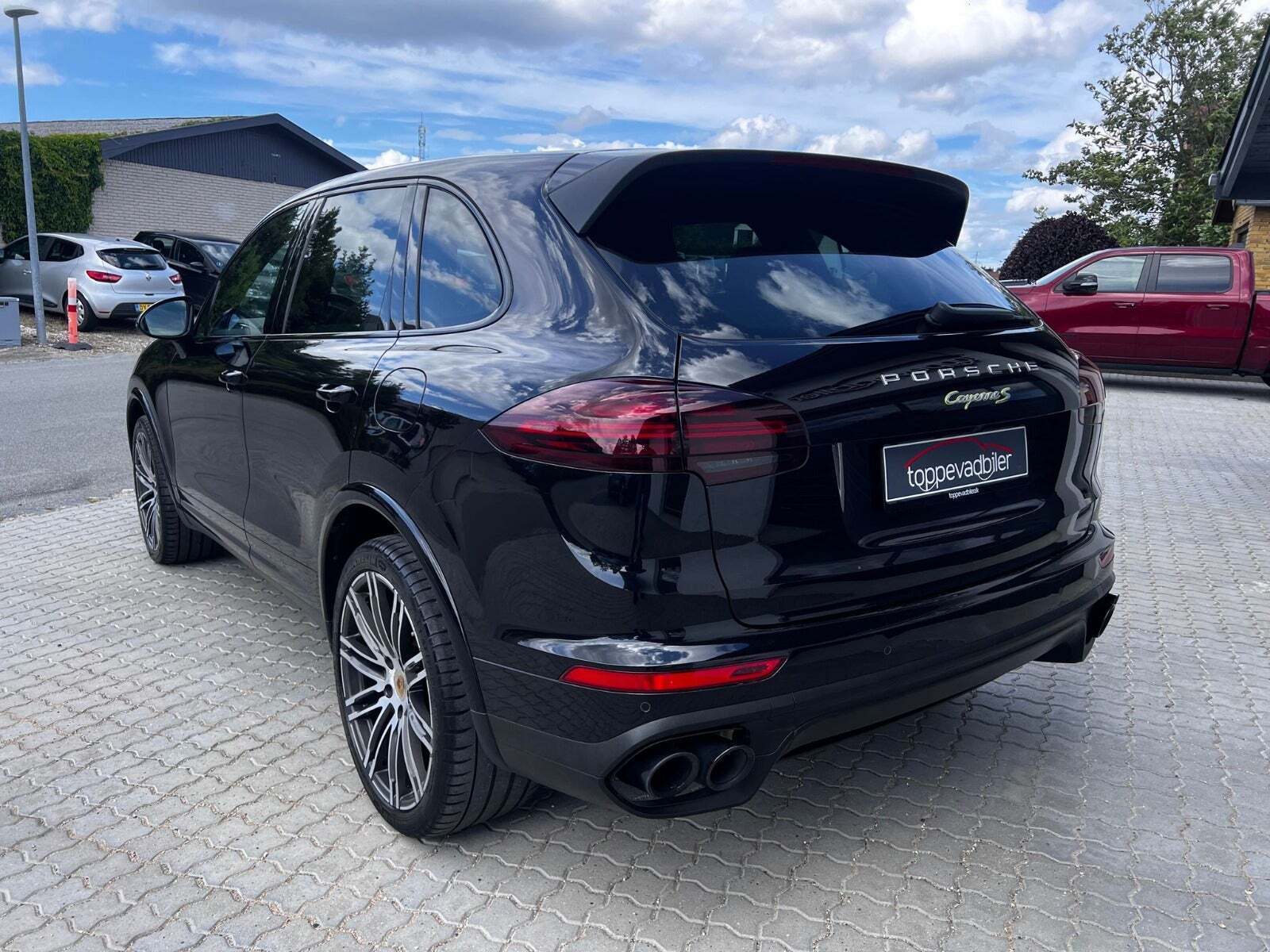 Sort Porsche Cayenne S fra 2017