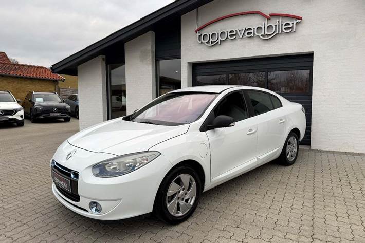 Hvid Renault Fluence fra 2011 set udefra