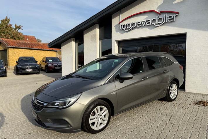 Grå Opel Astra fra 2018