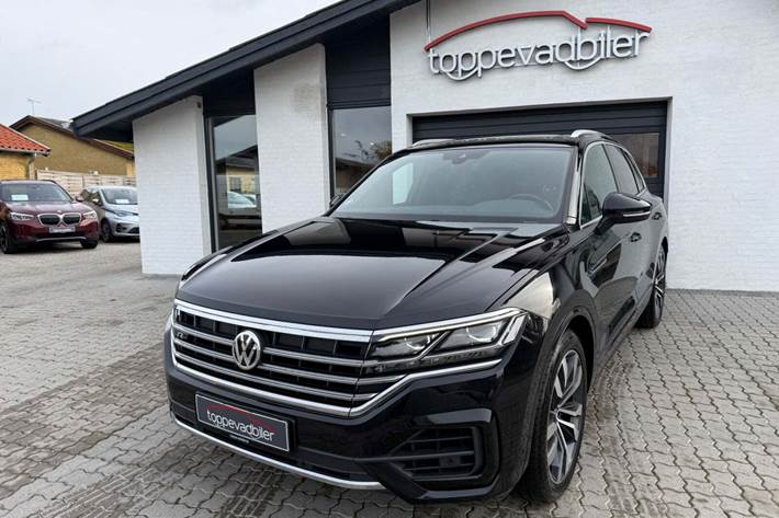 Sort VW Touareg fra 2019