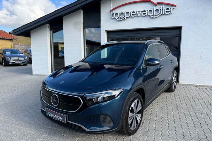 Blå Mercedes EQA300 fra 2022