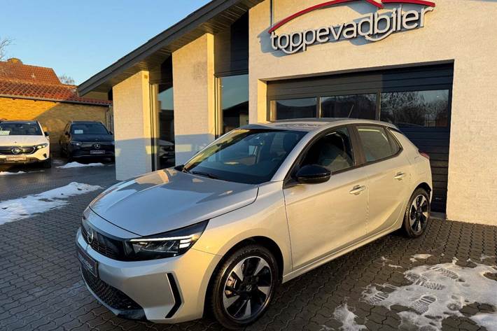 Sølv Opel Corsa-e fra 2024