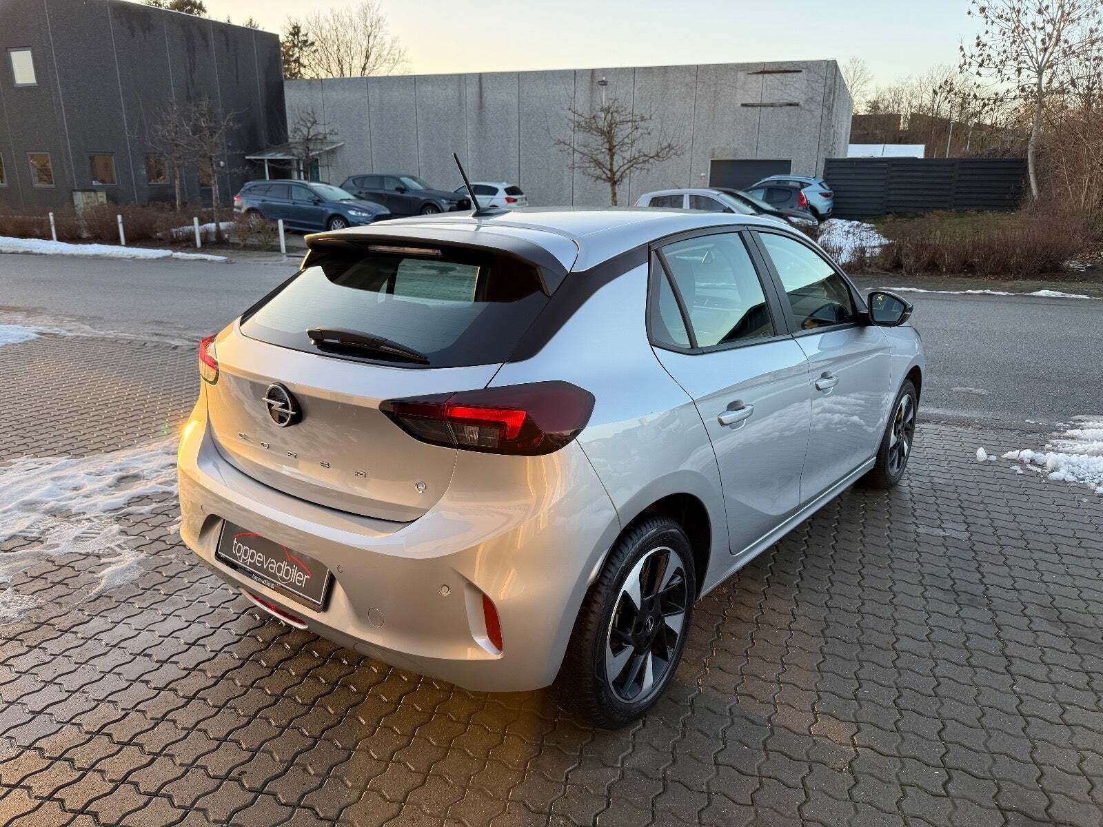 Sølv Opel Corsa-e fra 2024