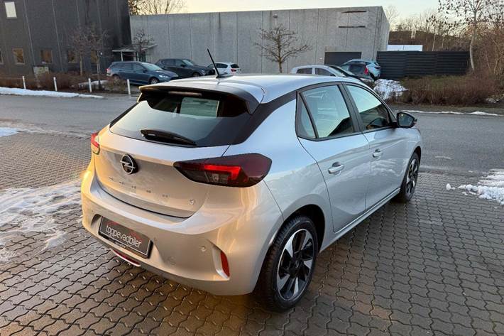 Sølv Opel Corsa-e fra 2024