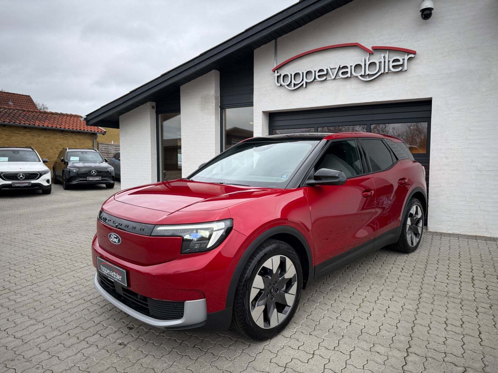 Ford Explorer 77 Premium Extended Range