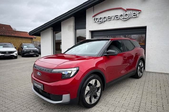 Grå Ford Explorer fra 2025 set udefra