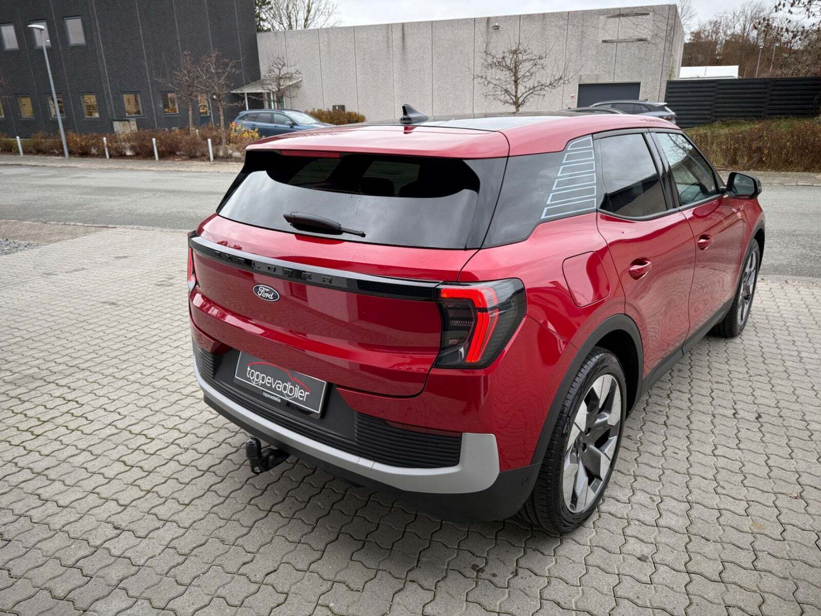 Grå Ford Explorer fra 2025