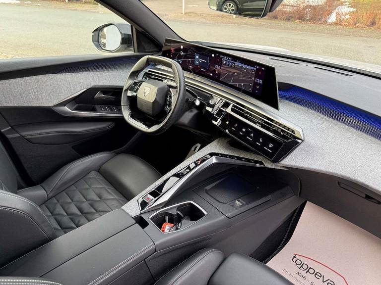 Peugeot e-3008 77 GT Pack