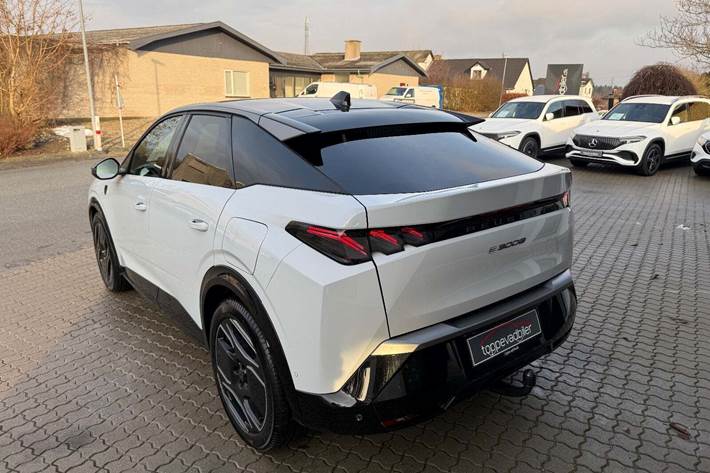 Hvid Peugeot e-3008 fra 2024