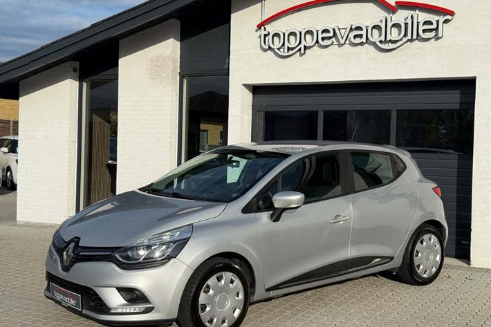 Sølv Renault Clio IV fra 2017