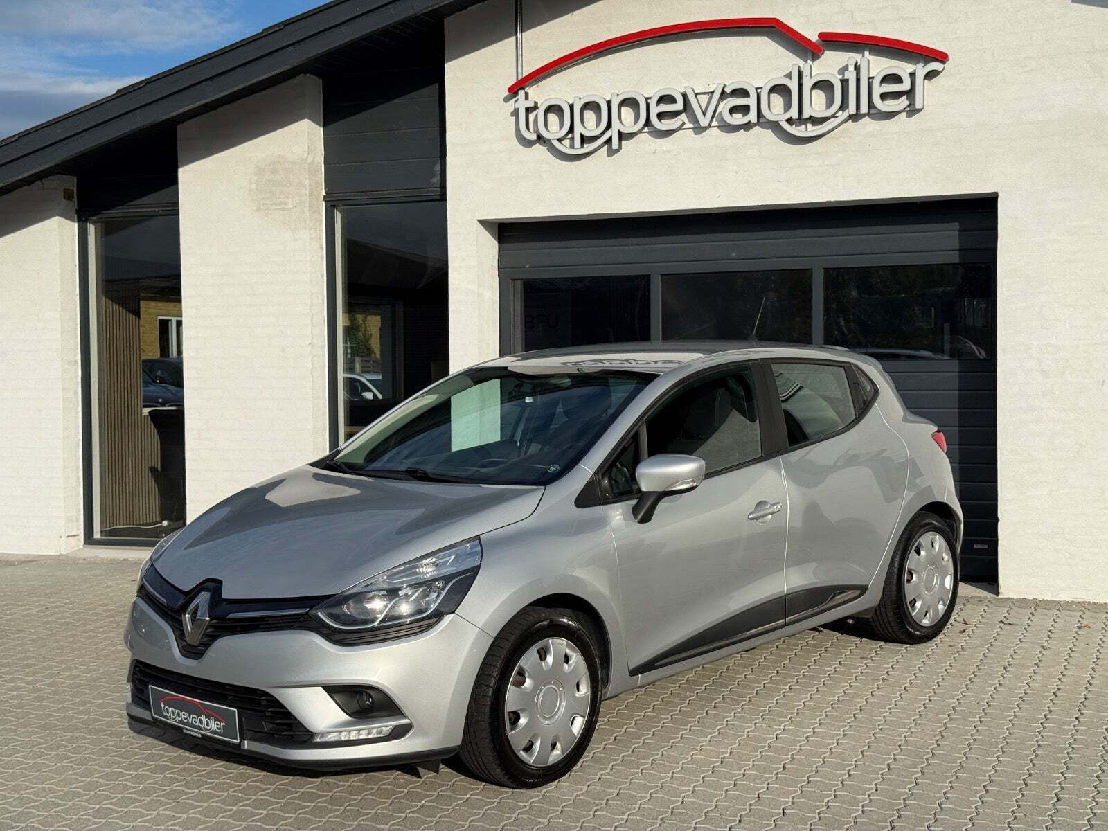 Sølv Renault Clio IV fra 2017