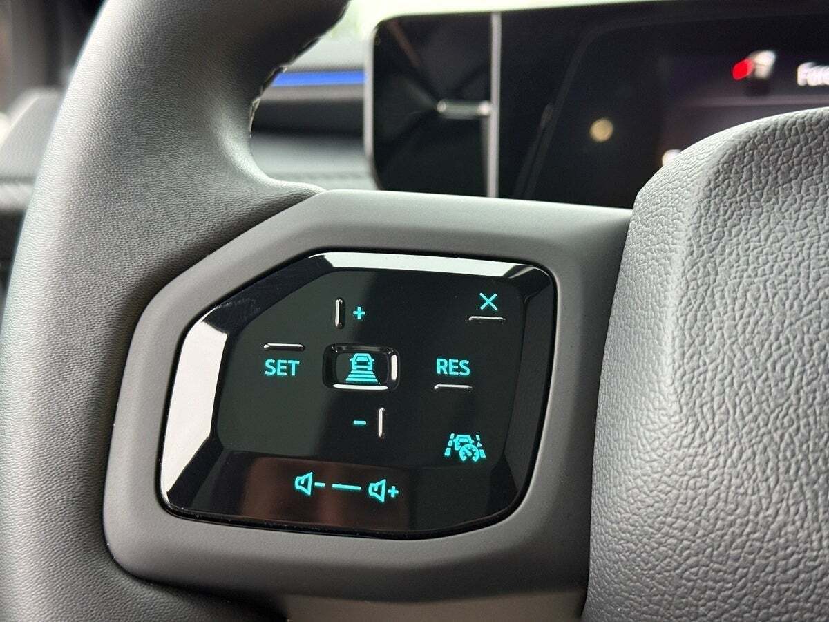 Ford Explorer 77 Premium Extended Range