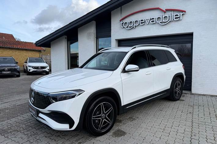 Hvid Mercedes EQB250+ fra 2025 set udefra